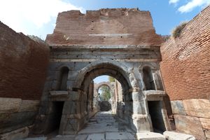 레프케 문의 이즈니크 성벽