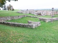 1688-1690년 대튀르크 전쟁(Great Turkish War) 중에 파괴된 베오그라드 요새 상층부 북서쪽에 있는 스테판의 성 유적. 이 성채 또는 내성은 12세기에 처음 비잔티움 요새로 설계되었다. 데스포트 스테판 라자레비치 통치 기간인 1404년에서 1427년 사이에 재건되었다.