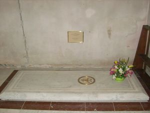 마나시야 수도원에 있는 데슈포트 스테판의 묘