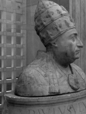 로마의 베네치아 궁전에 있는 교황 바오로 2세의 흉상