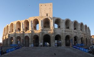 아를의 로마 원형경기장(2세기)