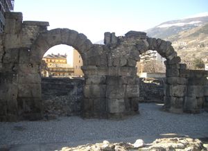 로마 극장의 아치