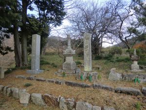 오우치 가문 유적 료운지 터에 있는 오우치 요시오키의 묘