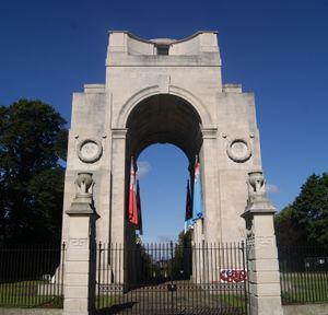 빅토리아 공원의 기념 아치