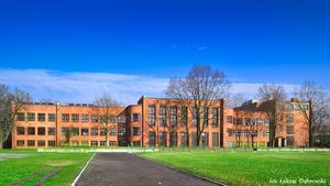 그루지옹츠 기술 고등학교와 천문대