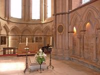 링컨 대성당 안에 있는 그로스테스트의 묘