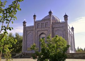 카라한 왕조 최초의 무슬림 칸 사투크 보그라 칸(재위 920~955년)의 무덤, 아르투시(신장 위구르 자치구)