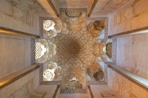 나탄즈에 있는 아브드 알-사마드(Abdussamad Esfahani) 묘의 돔 (1307년, 일칸 왕조 시대)