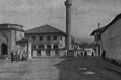 15세기 초에 지어진 샤레나 자미(Šarena Džamija)