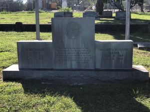 유밸디 묘지에 있는 가너의 묘