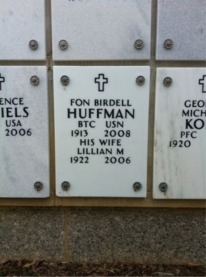 알링턴 국립묘지에 안장된 폰 허프먼의 묘