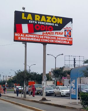 칼라오 벨라비스타에 있는 후지모리 지지 유세 현수막 광고. "베네수엘라처럼 오르는 물가, 실업, 불안"에 반대 투표를 촉구하고 있다.
