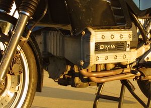 BMW K100 모터사이클 엔진 (약 1986년)