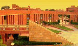 LNM 정보기술대학교