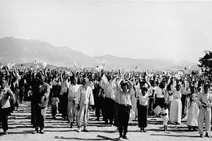 제3군단 지구 시찰에 나선 이승만 대통령을 환영하는 인파 (1954년)