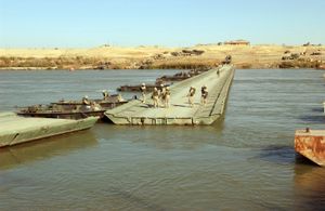 표준 리본 부교 2004