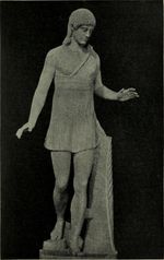 헤라이아 게임(Heraean Games)의 우승자. 경주 시작 부근에 묘사되어 있다. 역사를 통틀어 다양한 문화권에서 소녀에게 허용되는 활동에 대한 생각이 달랐다.