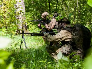 특수 정찰 훈련을 수행하는 제370 SPD (2017).