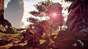 엘로이가 감시자를 창으로 공격하는 모습.