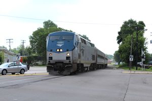 미시간 중앙선(현재 미시간 교통부 소유)의 옛 노선을 따라 이프실란티를 통과하는 울버린 열차.