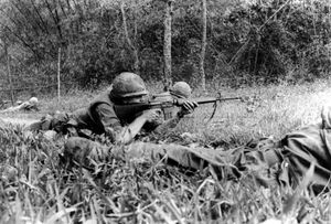 톤 라 추에서 작전 중인 5/7 기병