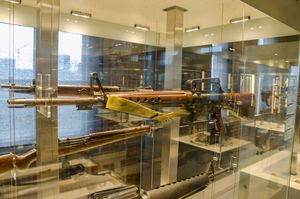 프롱형 소염기를 장착한 수단 모델 아말라이트 AR-10