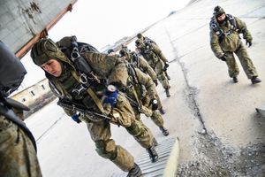 2017년 제83독립근위공수여단 훈련 중 Il-76 탑승 장면