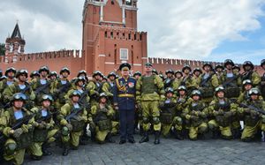 2020년 공수부대의 날, 스파스카야 탑 앞에 선 공수부대 사령관 안드레이 세르디우코프