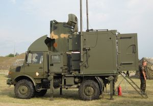 헝가리 육군이 운용하는 미스트랄 단거리 대공 미사일 시스템의 대공 레이더 차량