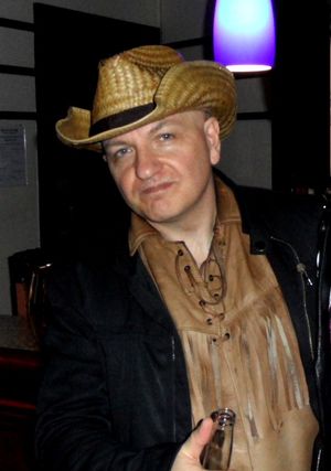 베이스 연주자 리 고먼은 현재까지 유일하게 남아있는 오리지널 멤버이다