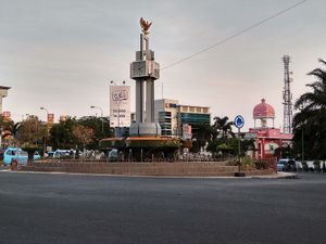 타만사리 시계탑