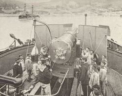 프랑스 해군의 장갑함 르두타블의 노포탑. 대포와 포 사수를 둘러싼 고리가 바베트의 상단