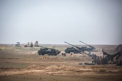 이라크, 프랑스, 미국 합동 포병대, 이라크 알카임, 2018년 12월 2일