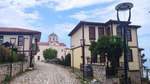 타쉬바쉬/알튼오르두의 옛 집들