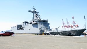 필리핀 해군(PN)의 호위함 안토니오 루나(FF-151). 마닐라 남항에서 촬영된 사진