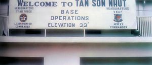 베트남 공화국 사이공의 떤선녓 공군기지에 위치한 제7공군 본부