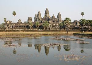 수리아바르만 2세가 건설한 앙코르 와트
