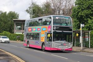 스코틀랜드 글래스고의 퍼스트 글래스고 알렉산더 데니스 인비로400 2층 버스