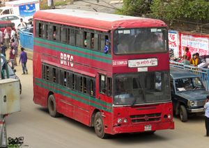 방글라데시 다카에서 아쇼크 레이랜드가 제작한 타이탄 2층 버스