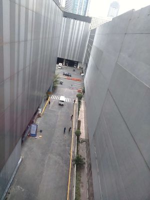 C동과 메인 몰 사이의 진입로