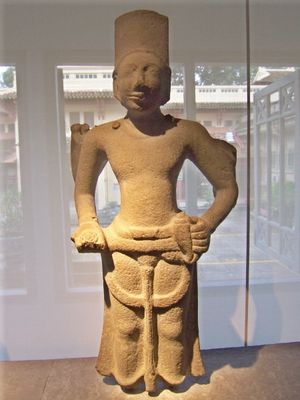 오크에오(Óc Eo)에서 발견된 비슈누(Vishnu) 신상(서기 6~7세기).