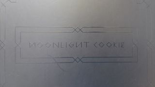 M, H를 관계대수 기호 ‘⋈’와 키릴 문자 ‘И’로 바꾼 예 (⋈◇◇NLIGИT ＜◇◇KIe)