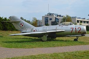 폴란드 항공 박물관에 전시된 Lim-1