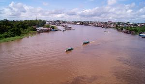 팔랑카라야 시를 통과하는 카하얀 강