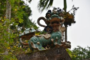 딘티엔호앙 사원의 사자상