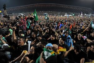 셀랑고르 켈라나 자야에서 검은색 옷을 입은 시위대