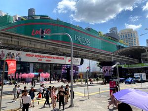 2020년 교차로 건너편에서 본 랏 10