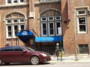 2021년 오하이오주 콜럼버스 시내에 있는 기숙사 시설을 갖춘 YMCA