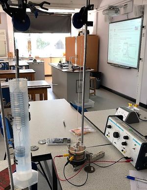 학교에서 사용되는 기계적 공명 실험 장치