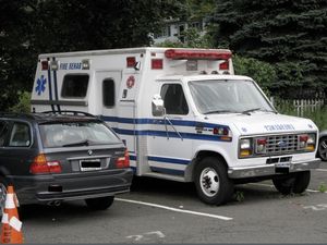 퇴역한 구급차는 포드 E-시리즈(Ford E-Series) 전 구급차처럼 수요가 적은 응급 서비스에 재사용될 수 있다.